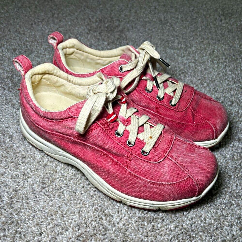 L.L.Bean Women’s Low Top Lace Up Canvas Sneaker Pink White Walking Size 7.5 M